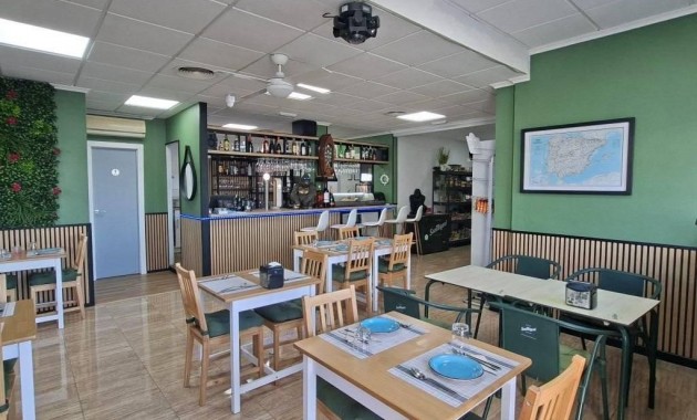 Venta - Commercial property -
Torrevieja - Puerto