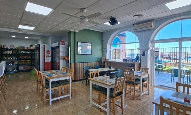 Venta - Commercial property -
Torrevieja - Puerto