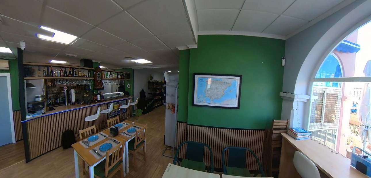 Venta - Commercial property -
Torrevieja - Puerto