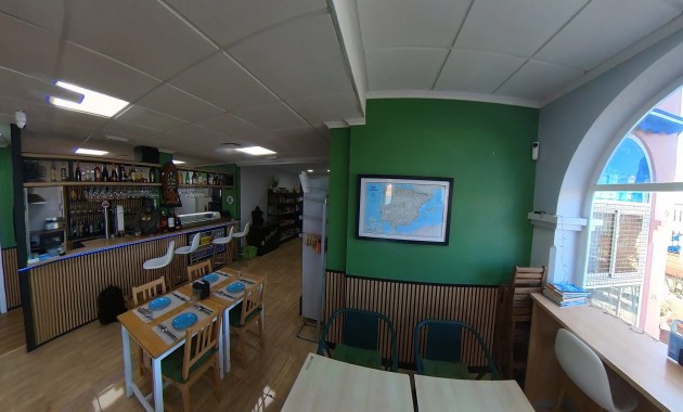 Venta - Commercial property -
Torrevieja - Puerto