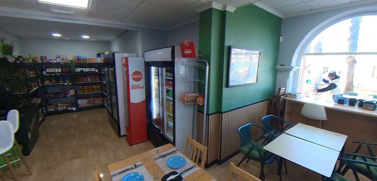 Venta - Commercial property -
Torrevieja - Puerto