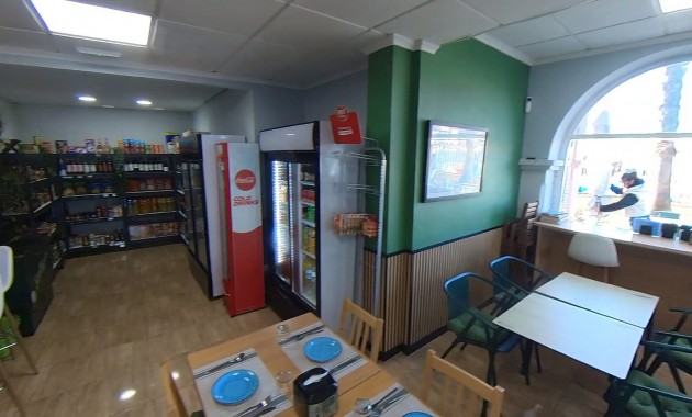 Venta - Commercial property -
Torrevieja - Puerto