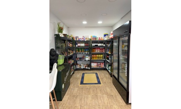 Venta - Commercial property -
Torrevieja - Puerto