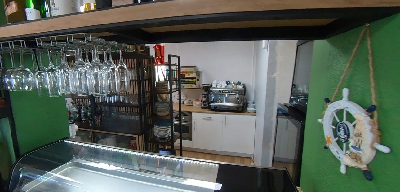 Venta - Commercial property -
Torrevieja - Puerto