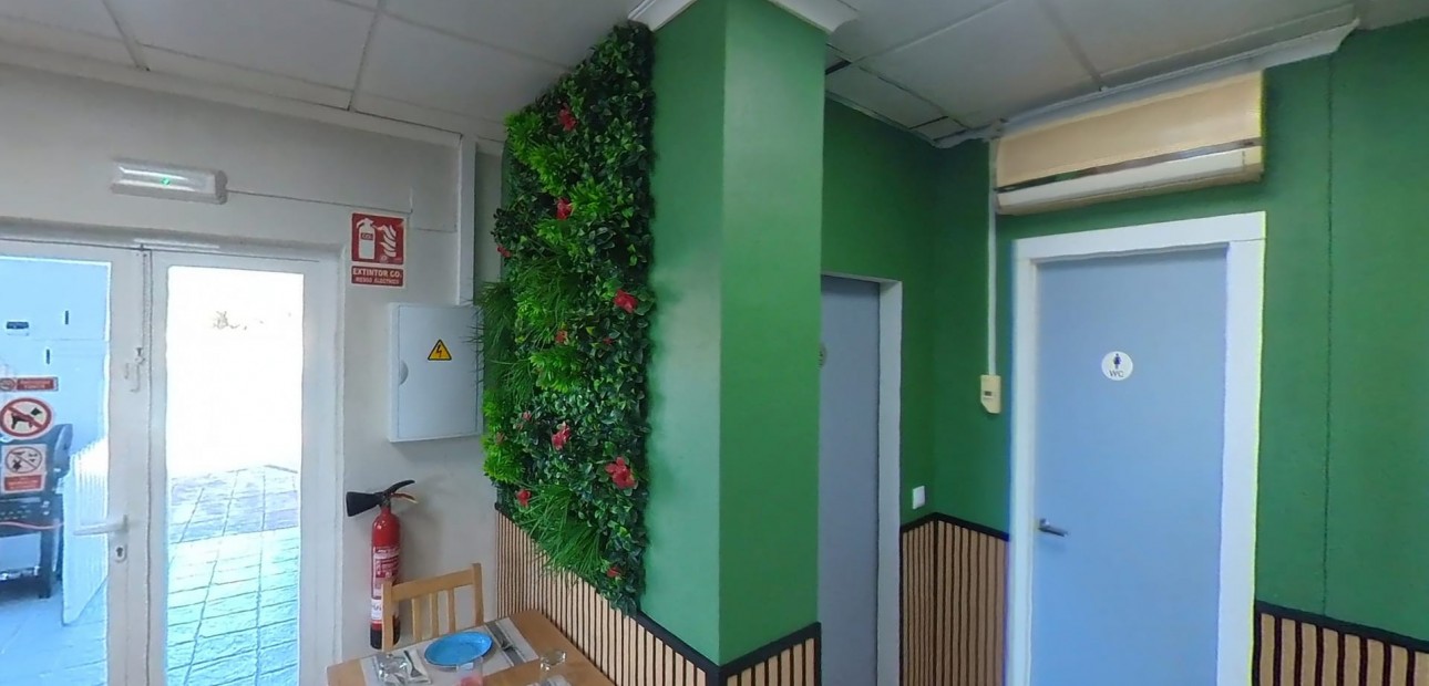 Venta - Commercial property -
Torrevieja - Puerto