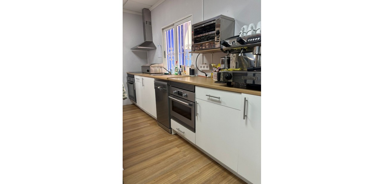 Venta - Commercial property -
Torrevieja - Puerto