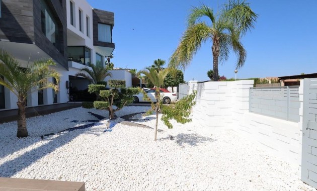 Herverkoop - Villa -
Jávea - Xàbia - Monte Olimpo