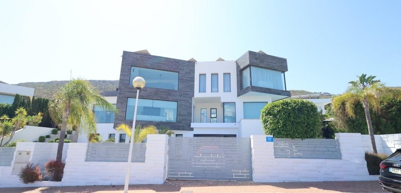 Herverkoop - Villa -
Jávea - Xàbia - Monte Olimpo