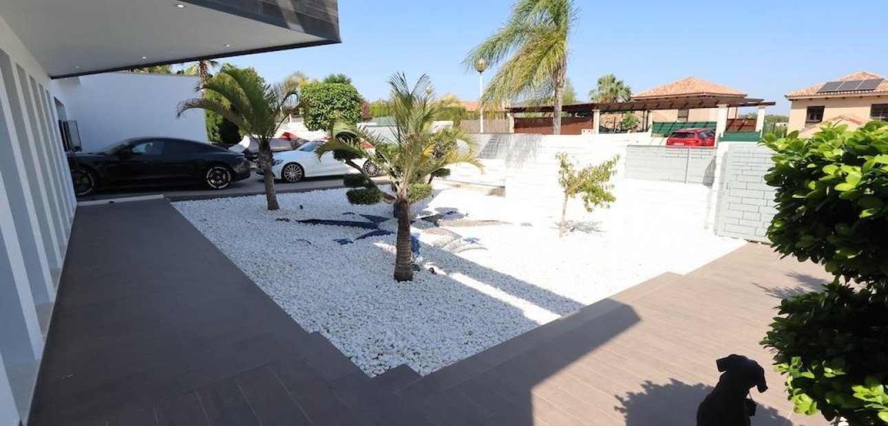 Herverkoop - Villa -
Jávea - Xàbia - Monte Olimpo