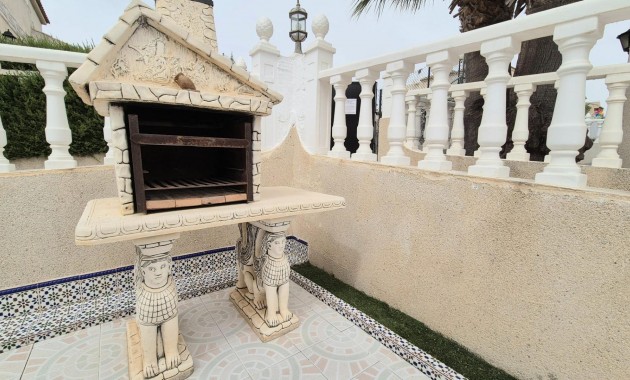 Herverkoop - Villa -
Torrevieja - La siesta