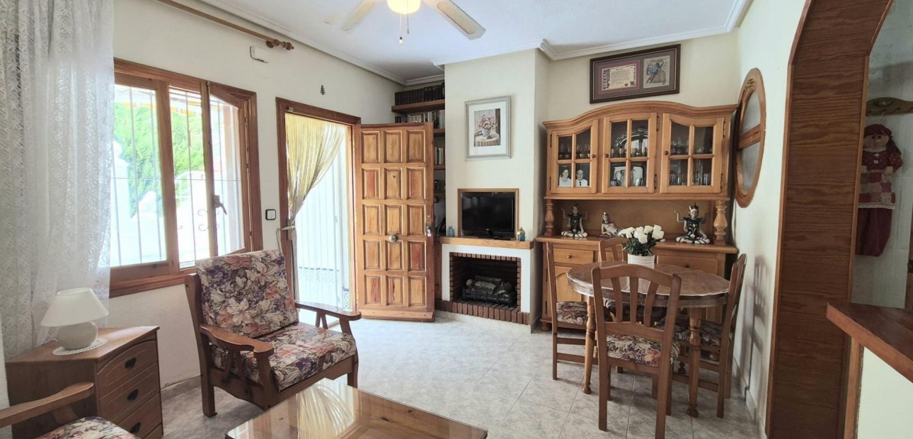 Herverkoop - Villa -
Torrevieja - La siesta