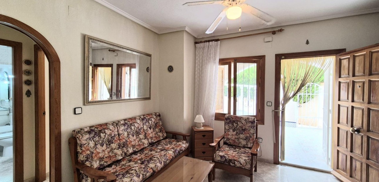 Herverkoop - Villa -
Torrevieja - La siesta