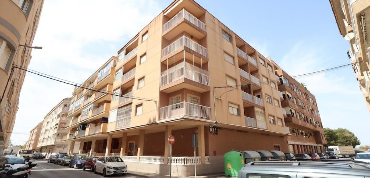Sale - Apartment / flat -
Torrevieja - Acequion