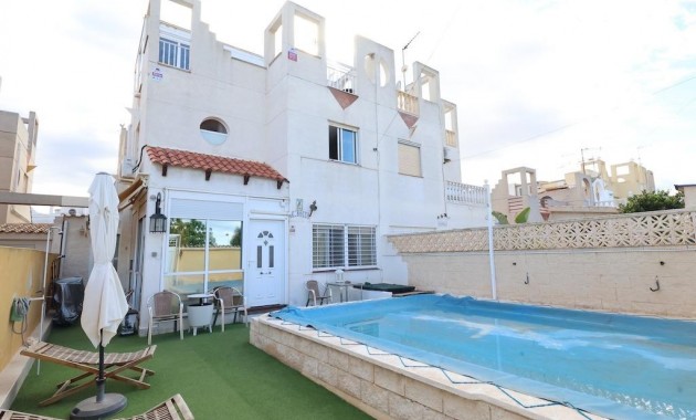 Sale - Terraced house -
Torrevieja - Torretas