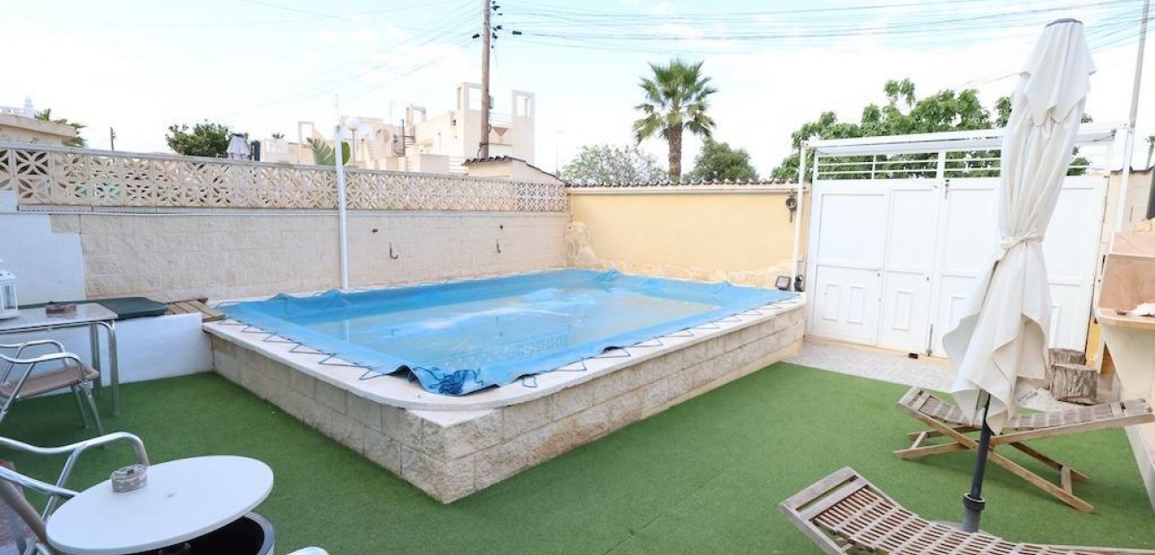 Sale - Terraced house -
Torrevieja - Torretas