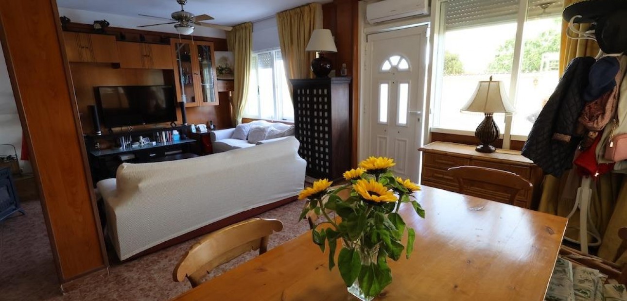 Sale - Terraced house -
Torrevieja - Torretas