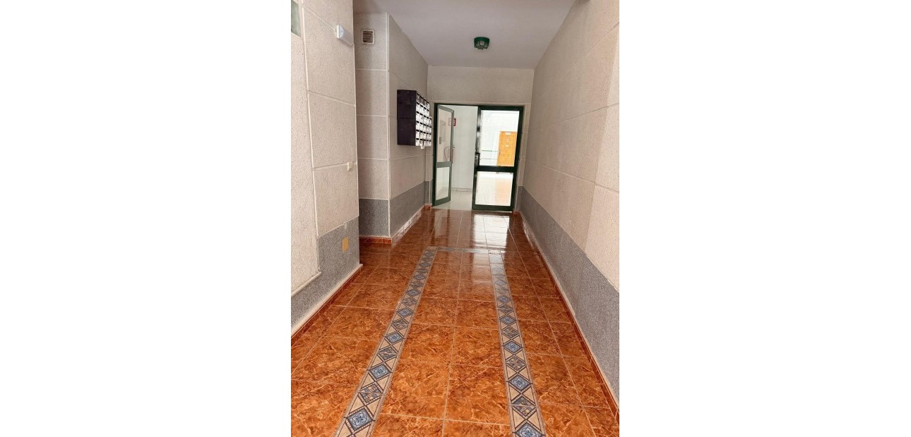 Sale - Apartment / flat -
Torrevieja - Estacion de autobuses
