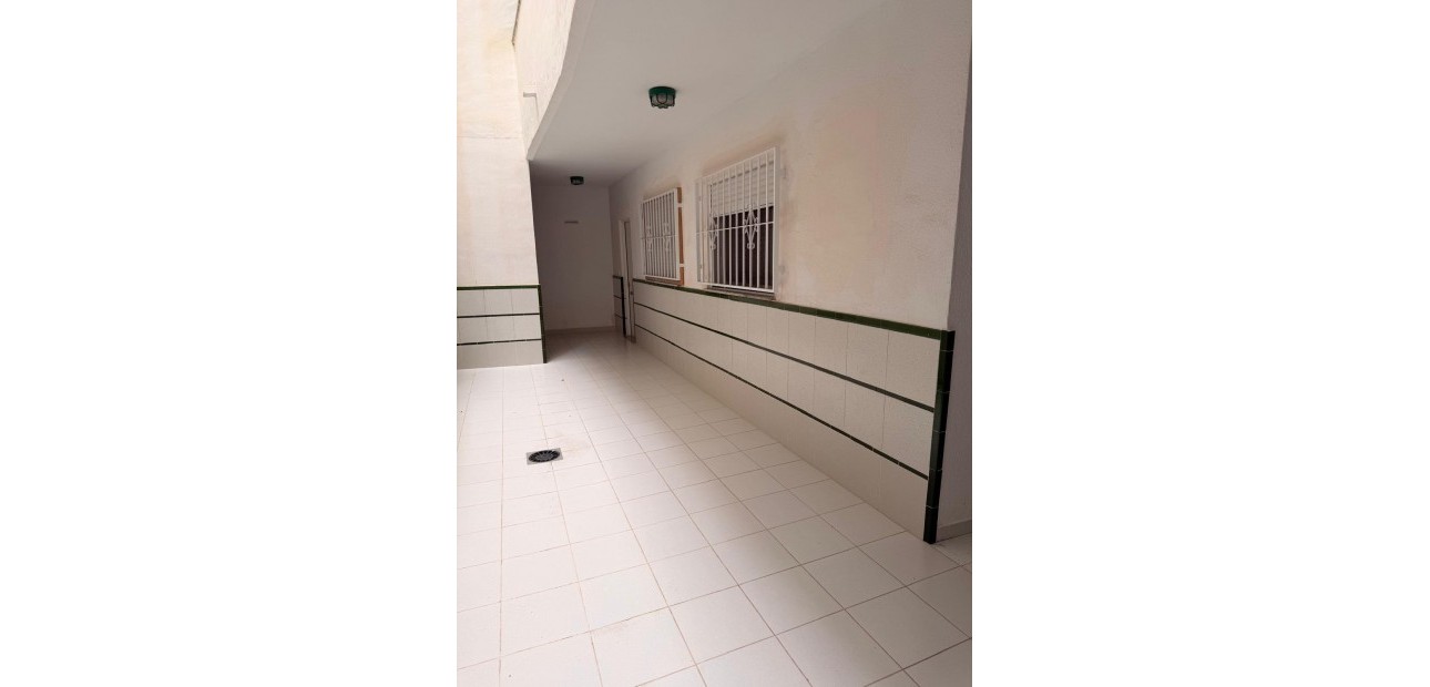 Sale - Apartment / flat -
Torrevieja - Estacion de autobuses