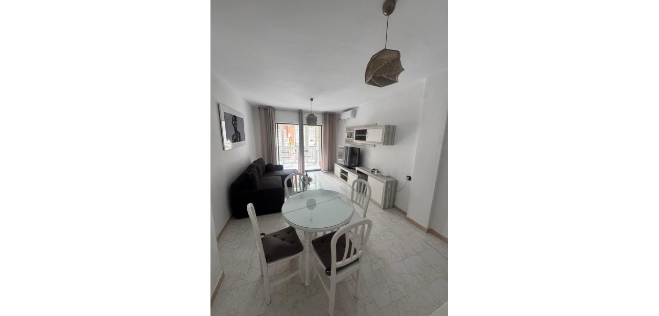 Sale - Apartment / flat -
Torrevieja - Estacion de autobuses