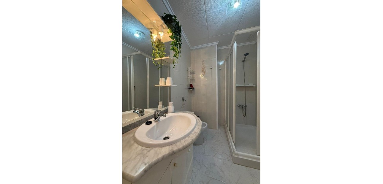 Sale - Apartment / flat -
Torrevieja - Estacion de autobuses