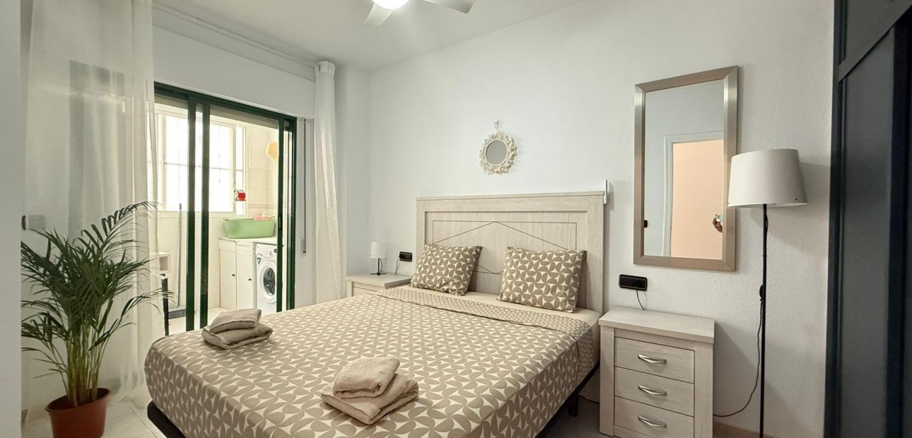 Sale - Apartment / flat -
Torrevieja - Estacion de autobuses