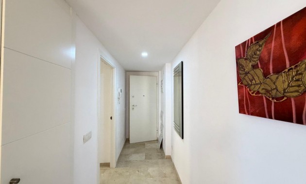 Sale - Apartment / flat -
Torrevieja - Punta prima