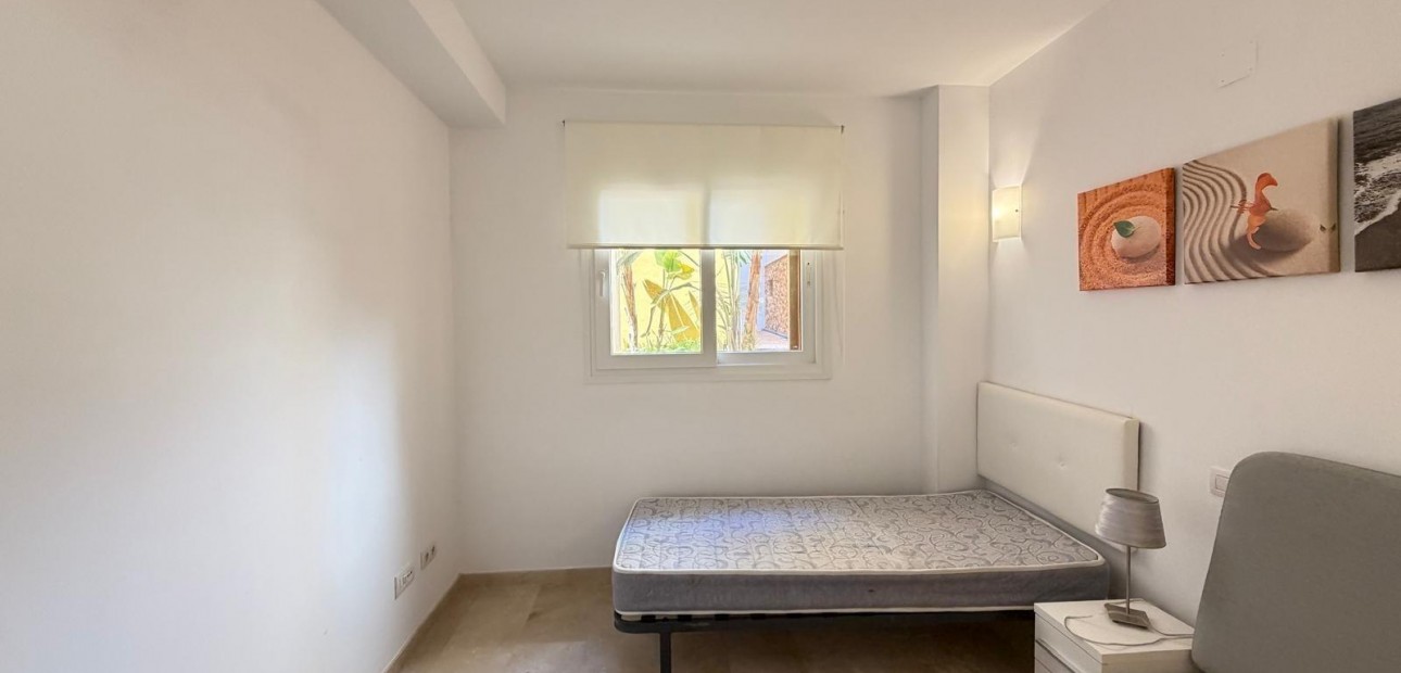 Sale - Apartment / flat -
Torrevieja - Punta prima