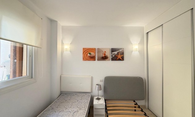 Sale - Apartment / flat -
Torrevieja - Punta prima