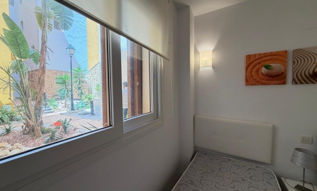 Sale - Apartment / flat -
Torrevieja - Punta prima