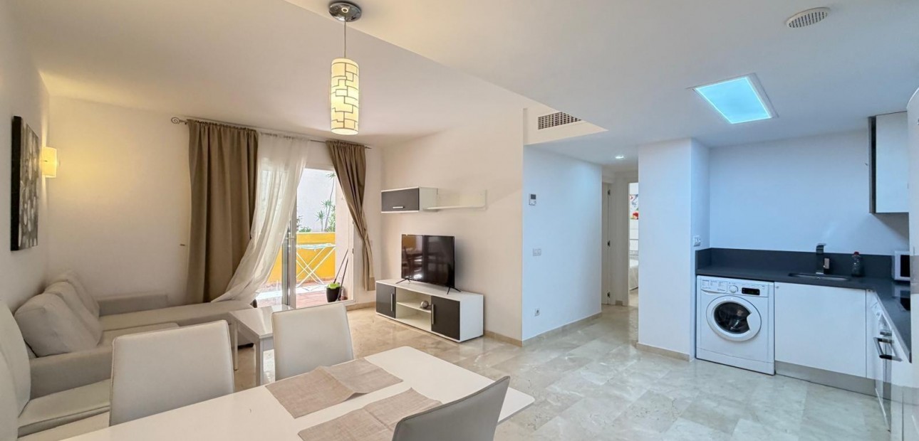 Sale - Apartment / flat -
Torrevieja - Punta prima
