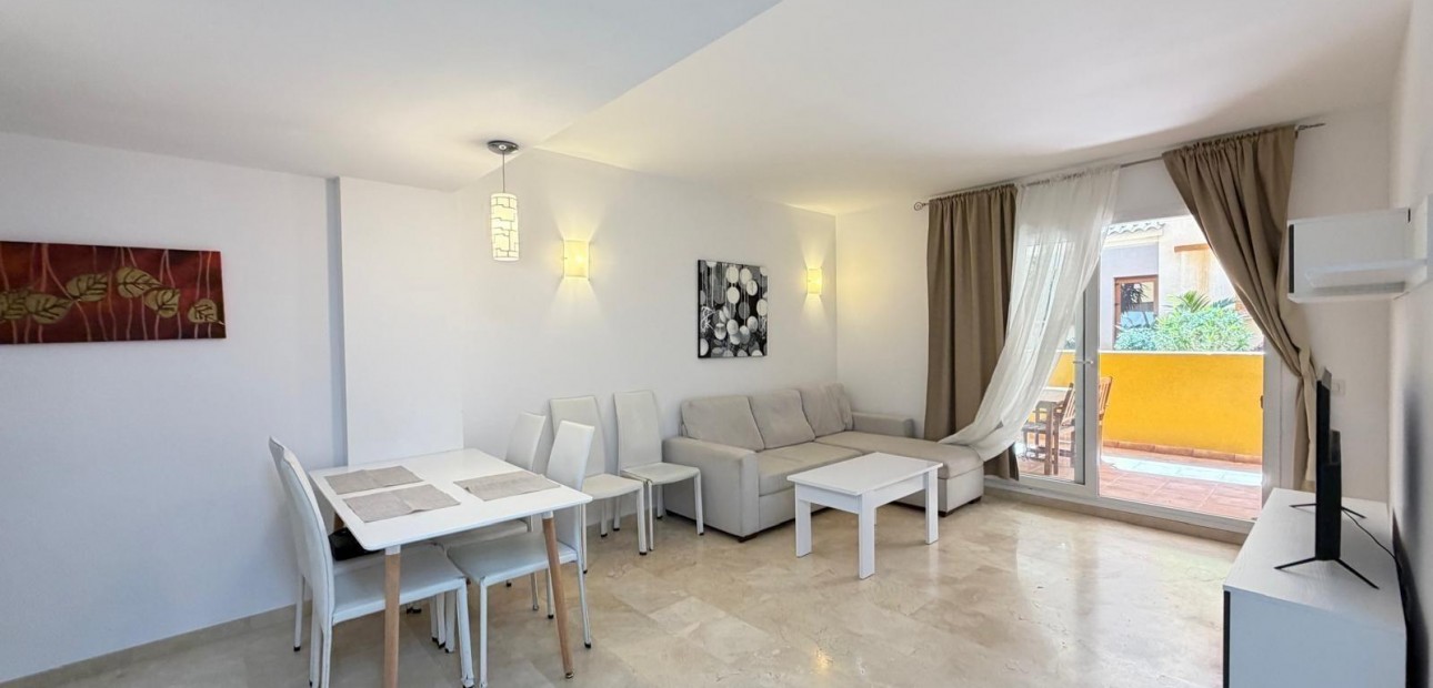 Sale - Apartment / flat -
Torrevieja - Punta prima
