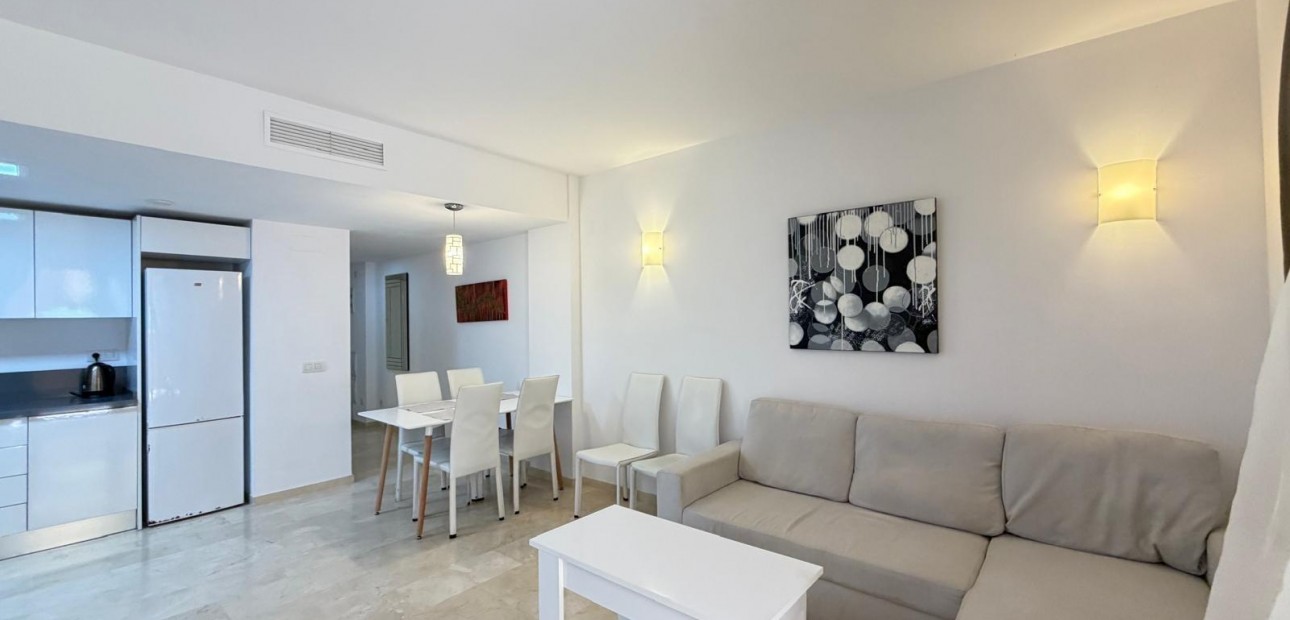 Sale - Apartment / flat -
Torrevieja - Punta prima