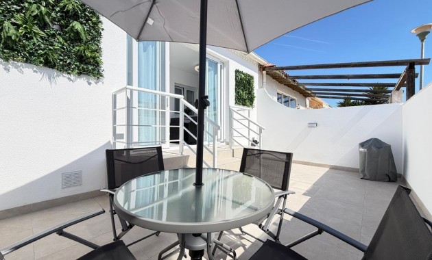 Sale - Terraced house -
Torrevieja - La Siesta - El Salado - Torreta