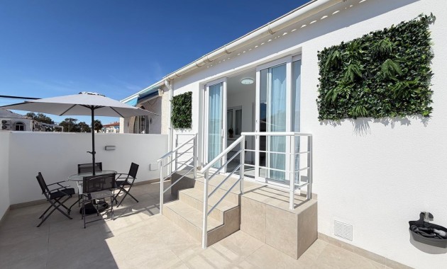 Sale - Terraced house -
Torrevieja - La Siesta - El Salado - Torreta