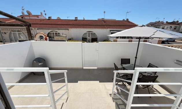 Sale - Terraced house -
Torrevieja - La Siesta - El Salado - Torreta
