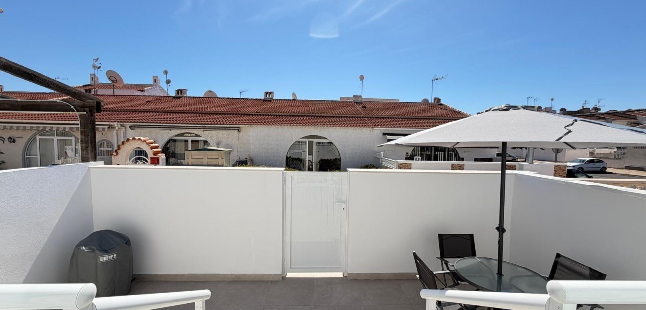 Sale - Terraced house -
Torrevieja - La Siesta - El Salado - Torreta