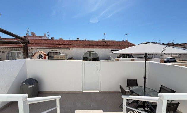 Sale - Terraced house -
Torrevieja - La Siesta - El Salado - Torreta