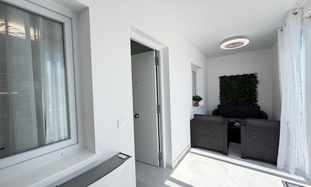 Sale - Terraced house -
Torrevieja - La Siesta - El Salado - Torreta