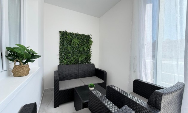 Sale - Terraced house -
Torrevieja - La Siesta - El Salado - Torreta