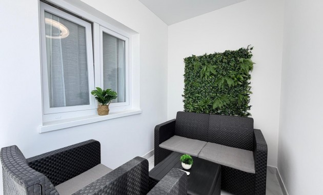 Sale - Terraced house -
Torrevieja - La Siesta - El Salado - Torreta