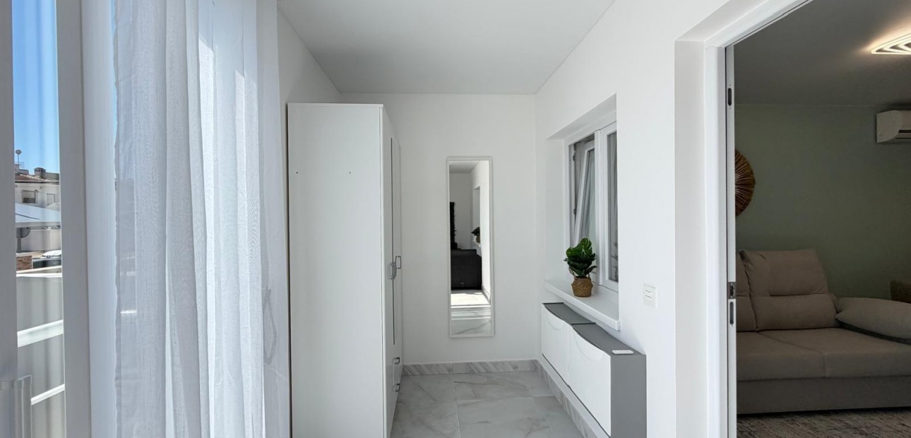 Sale - Terraced house -
Torrevieja - La Siesta - El Salado - Torreta