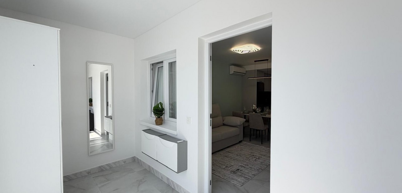 Sale - Terraced house -
Torrevieja - La Siesta - El Salado - Torreta