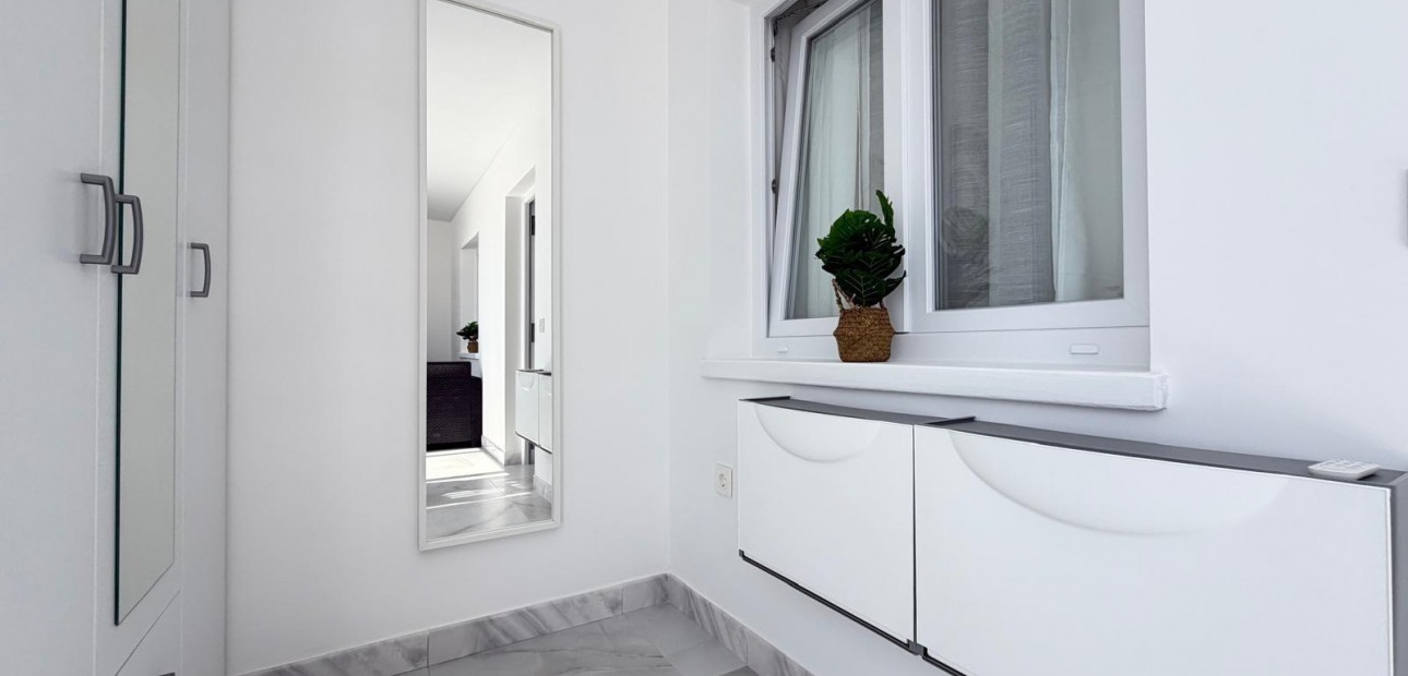 Sale - Terraced house -
Torrevieja - La Siesta - El Salado - Torreta