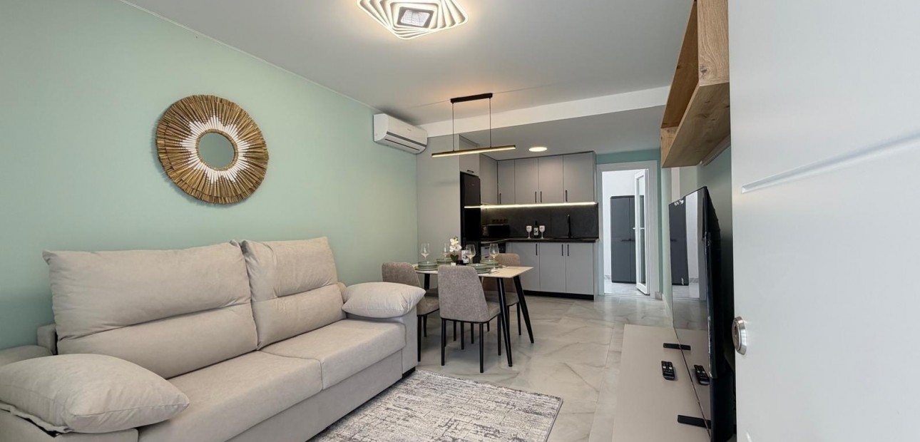 Sale - Terraced house -
Torrevieja - La Siesta - El Salado - Torreta