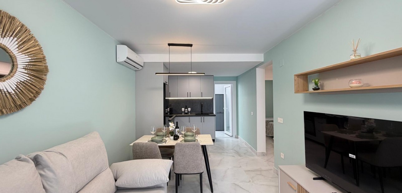 Sale - Terraced house -
Torrevieja - La Siesta - El Salado - Torreta