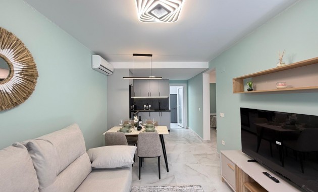 Sale - Terraced house -
Torrevieja - La Siesta - El Salado - Torreta