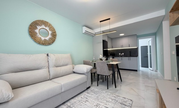 Sale - Terraced house -
Torrevieja - La Siesta - El Salado - Torreta