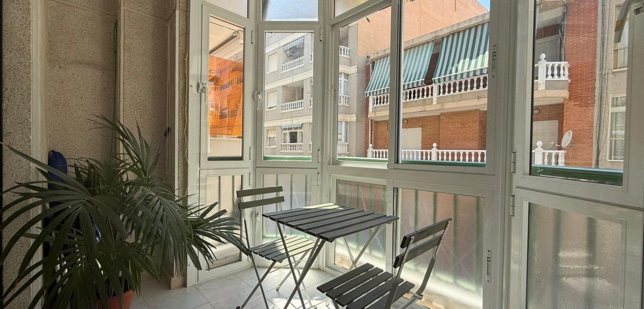 Sale - Apartment / flat -
Torrevieja - Estacion de autobuses