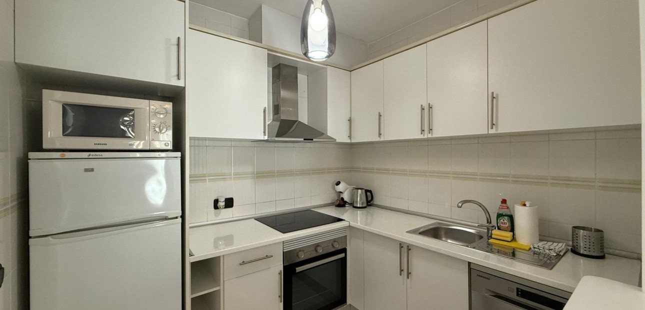 Sale - Apartment / flat -
Torrevieja - Estacion de autobuses