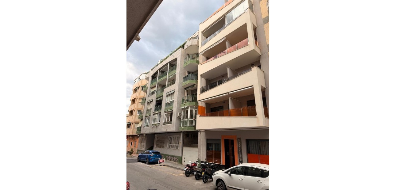 Sale - Apartment / flat -
Torrevieja - Estacion de autobuses